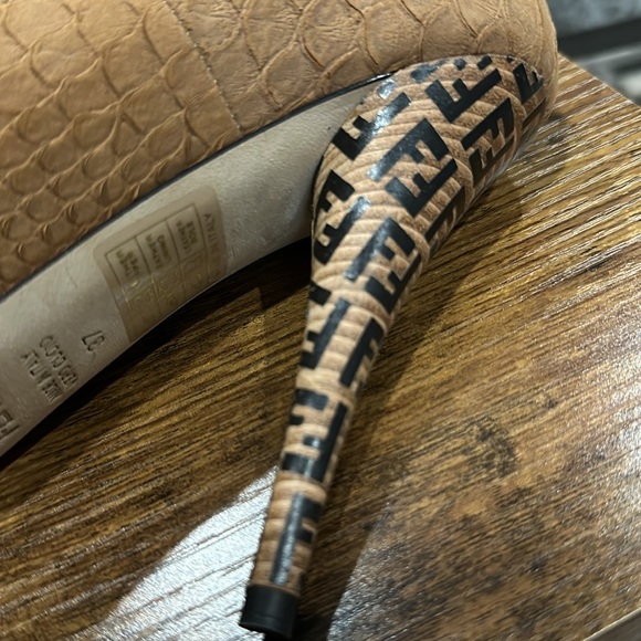 Fendi heels - Picture 4 of 8